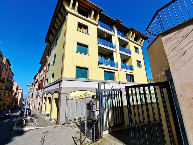 Tipologia Immobile: appartamento Provincia: roma Comune: marino Località: centro urbano Indirizzo: Via Giuseppe Garibaldi